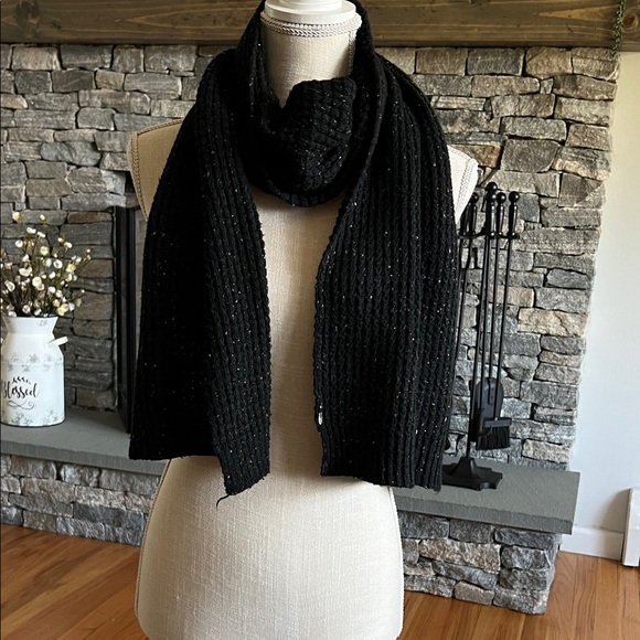Chic Black Women's Knit Scarf/wrap - Picture 1 of 2